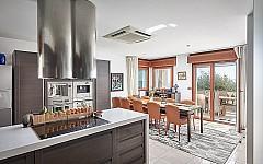 Immobilier de prestige Cap d'Ail avec piscine et terrasse